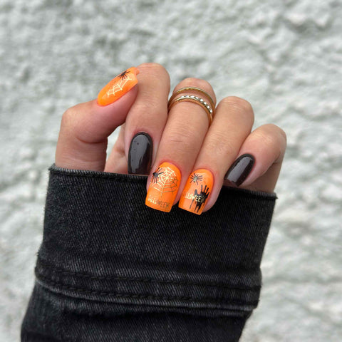 Creepy Crawls - Mani Art