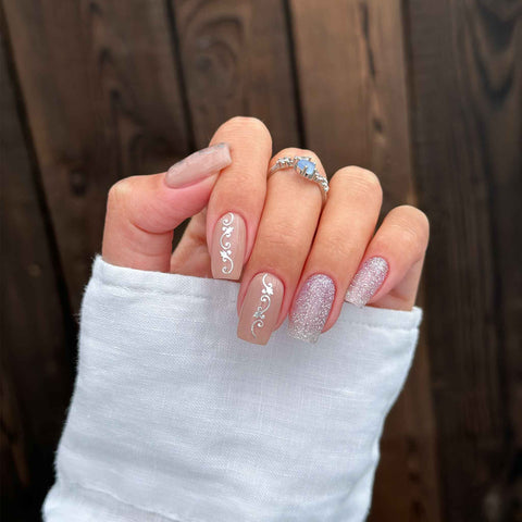 Elegant Lines - Mani Art